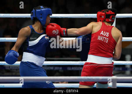 Shelley Watt (AUS) (rot) schlägt Natascha Jonas (ENG) (blau). Womens Leichtgewicht 57-60 kg - Glasgow - SECC - Boxen - UK - 29/07/2 Stockfoto