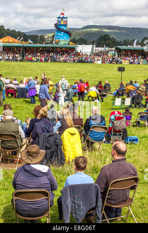 Massen an Chatsworth House Country Fair 2014 in der Nähe von Bakewell Derbyshire England UK Stockfoto