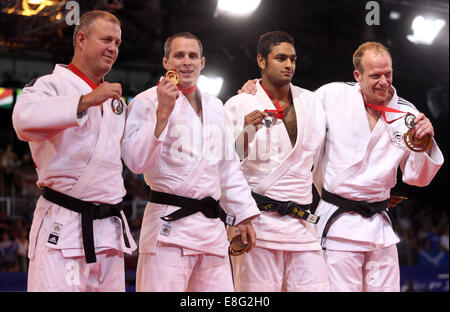 Siegerehrung. Euan Burton (SCO) sammelt seine Goldmedaille - Judo-100 kg Final - SECC - Glasgow Schottland, UK - 260714 - Glasgow Stockfoto