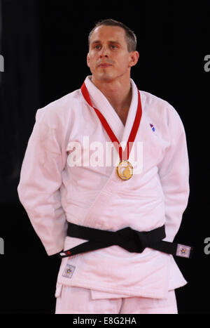 Siegerehrung. Euan Burton (SCO) sammelt seine Goldmedaille - Judo-100 kg Final - SECC - Glasgow Schottland, UK - 260714 - Glasgow Stockfoto