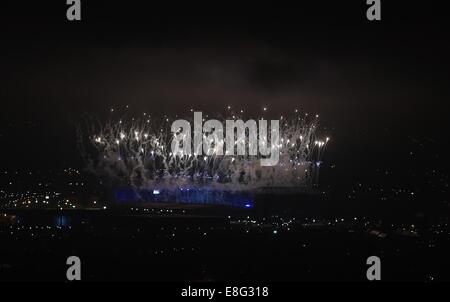 Feuerwerk über dem Celtic Park. Zeremonie - Celtic Park - Glasgow Schottland, UK - 230714 - Glasgow 2014 Commonwealth Games öffnen Stockfoto