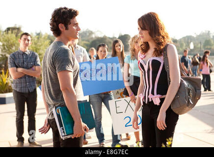 EINFACH A 2010 CTMG, Inc Film mit Emma Stone und Penn Badgley Stockfoto