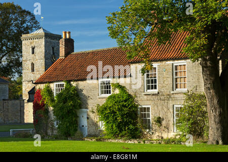 Hovingham Dorf in North Yorkshire, England Stockfoto