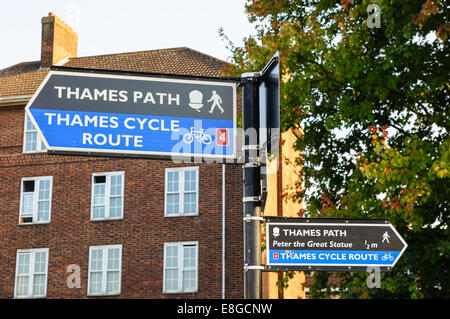 Thames Path Wegweiser in Greenwich London England United Kingdom UK Stockfoto