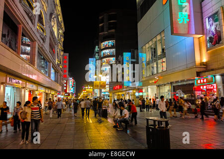 Tianjin Einkaufsstraße in der Nacht Stockfoto