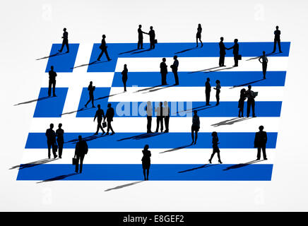 Griechische Flagge und eine Gruppe von Geschäftsleuten. Stockfoto