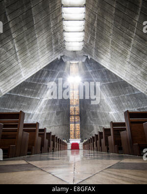 Str. Marys Kathedrale Tokio, entwickelt von japanischen Architekten Tange Kenzo (eingeweiht im Jahre 1964) Stockfoto