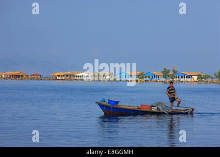 Fischer in Tourlida, Lagune von Messolonghi, Etoloakarnania, Griechenland. Stockfoto