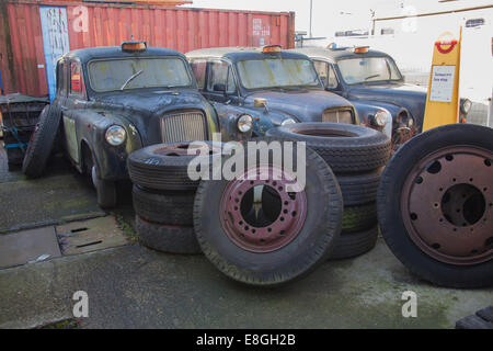 Verfallene London Taxis Stockfoto