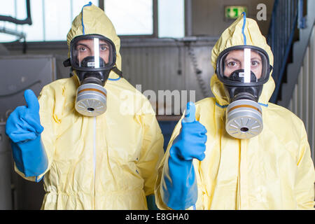 Gesundheit der Arbeitnehmer geben eine Entwarnung nach Ebola-alarm Stockfoto