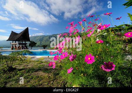 Indonesien, Sumatra, Samosir Island, Pemantangsiantar, Ansicht von Toba-See-Hütte Stockfoto