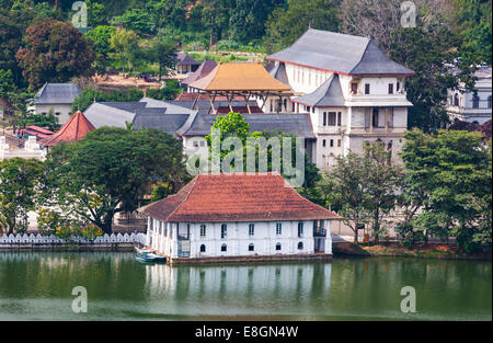 Kandy Lake, Tempel des heiligen Zahn-Reliquie, Sri Dalada Maligawa, Kandy Central Province, Sri Lanka Stockfoto