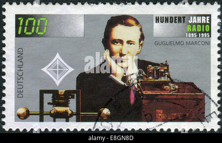 Gedruckt in Deutschland, 100. Jahrestag der Erfindung des Radios, Stempel zeigt einen Ingenieur, Physiker, Guglielmo Marconi Stockfoto