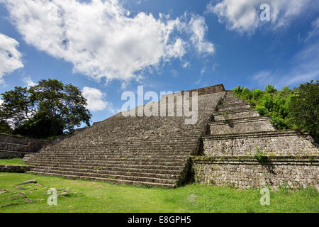 Große Pyramide von Uxmal, Maya Ruinen Mexiko Stockfoto
