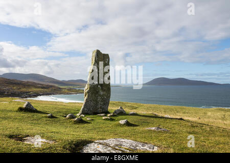 Die Clach Mhic Leoid stehend Stein auch bekannt als MacLeod Stein, Nisabost Insel Harris Hebriden Scotland UK Stockfoto