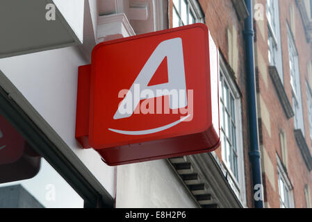 London, UK. 8. Oktober 2014. Shopper mit Click & Collect kann jetzt kaufen von 80.000 eBay-Verkäufer und Abholung im Store bei 650 Argos Verkaufsstellen in ganz Großbritannien. Bildnachweis: Siehe Li/Alamy Live News Stockfoto