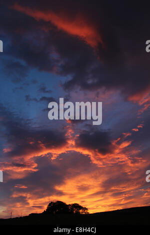 Dramatische Northumberland Sunrise Stockfoto
