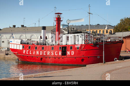 HELSINKI, Finnland - 13. September 2014: Historische rote Relandersgrund Feuerschiff. Die stillgelegte schwimmende Leuchtturm steht moo Stockfoto