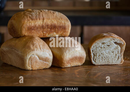 Frisch gebackene hausgemachte Brote Stockfoto