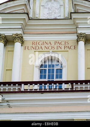Außenansicht des St. Peter und St. Paul ChurchŠv. Apaštalų Petro Ir Povilo Bažnyčia, in Vilnius, Litauen Stockfoto