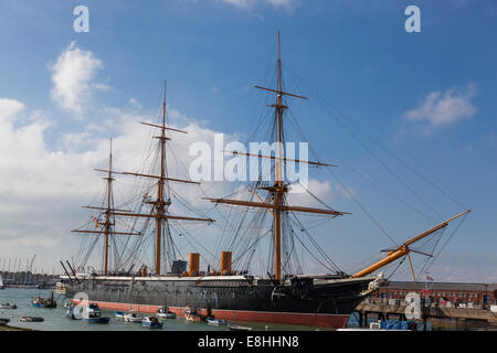 Das Eisen verkleidet HMS Warrior in der Royal Naval Dockyard in Portsmouth, das größte Kriegsschiff festgemacht als Kommissar im Jahr 1861. Stockfoto