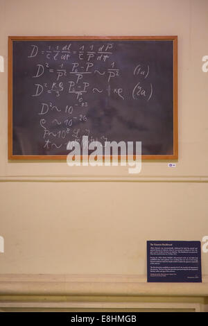 Blackboard erhalten nach einem Vortrag von Albert Einstein an der Universität Oxford, 1931, Science Museum, Oxford, England Stockfoto