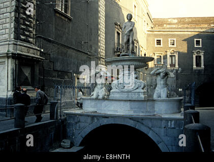 Sizilien ist die größte Insel im Mittelmeer. Es hat eine sehr ausgeprägte Landschaft & Kultur aber 1860 Italienisch wurde. Stockfoto