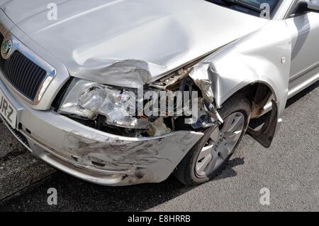 Nahaufnahme von einem beschädigten Salonwagen Stockfoto