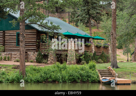 Haupt-Lodge Gebäude, Broadmoor Ranch am Emerald Valley, Colorado Springs, Colorado. Stockfoto