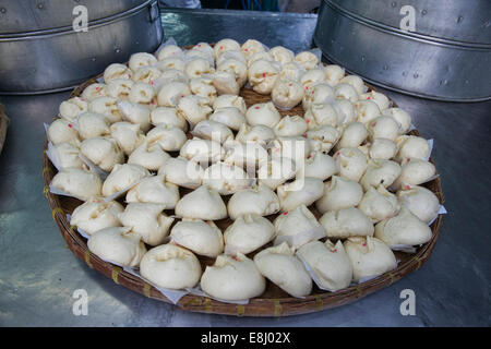 Chinesische gedämpfte Brötchen beim vegetarischen Festival in Bangkok, Thailand Stockfoto