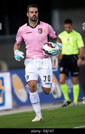 Verona, Italien. 4. Oktober 2014. Stefano Sorrentino (Palermo) Fußball: Italienische "Serie A" match zwischen Hellas Verona 2-1 Palermo Stadium Marc'Antonio Bentegodi in Verona, Italien. © Maurizio Borsari/AFLO/Alamy Live-Nachrichten Stockfoto