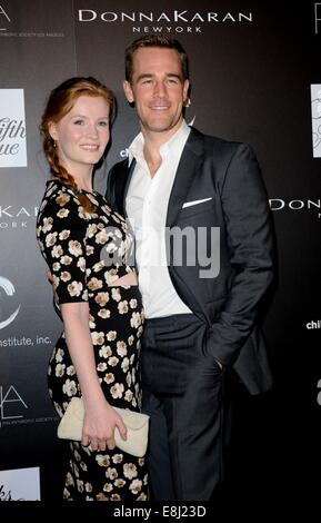 Culver City, CA, USA. 8. Oktober 2014. James Van Der Beek, Frau Kimberly Brook im Ankunftsbereich für die fünfte jährliche Herbst Party profitieren Kinder Institute, Inc., 3Labs, Culver City, CA 8. Oktober 2014. Bildnachweis: Elizabeth Goodenough/Everett Collection/Alamy Live-Nachrichten Stockfoto