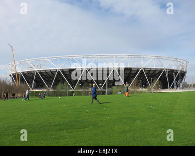 Der Olympiapark in Stratford welche spielte Gastgeber für die London 2012 Olympischen Spiele in London schließlich öffnet seine Türen für die Öffentlichkeit mit: Atmosphäre wo: London, Vereinigtes Königreich bei: 5. April 2014 Stockfoto