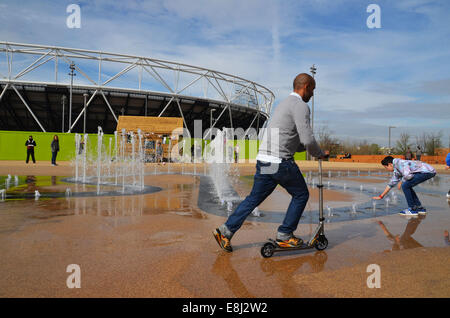 Der Olympiapark in Stratford welche spielte Gastgeber für die London 2012 Olympischen Spiele in London schließlich öffnet seine Türen für die Öffentlichkeit mit: Atmosphäre wo: London, Vereinigtes Königreich bei: 5. April 2014 Stockfoto