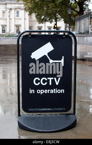 CCTV in Betrieb Zeichen, Trafalgar Square, London, Großbritannien Stockfoto