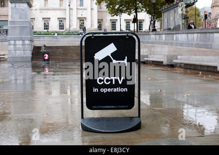 CCTV in Betrieb Zeichen, Trafalgar Square, London, Großbritannien Stockfoto