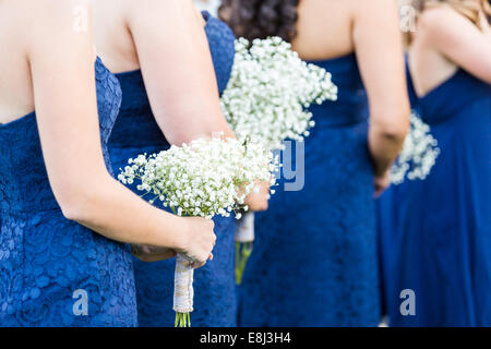 Kleine Hochzeit in weiß und blau Thema. Stockfoto