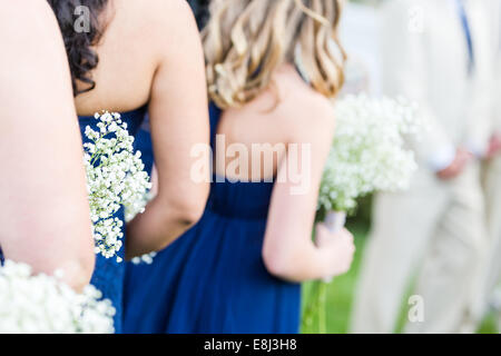 Kleine Hochzeit in weiß und blau Thema. Stockfoto