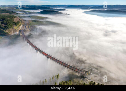 Luftbild, Talbrücke Nuttlar Viadukt, höchste Brücke in Nordrhein Westfalen, Sauerland, Nordrhein-Westfalen, Deutschland Stockfoto