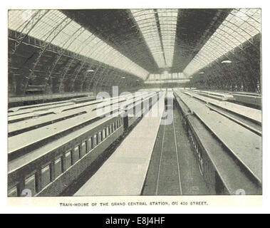 Diese Illustration aus dem Jahr 1893 aus dem New York City Band von King zeigt das Bahnhaus Grand Central Station in der 42nd Street. Das Bild zeigt die architektonische Pracht und Bedeutung des Bahnhofs für das Verkehrssystem der Stadt. Stockfoto