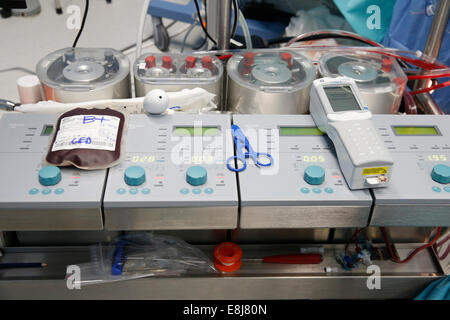 Brazzaville-Krankenhaus. OP-Saal. CEC. Zusätzliche körperliche Durchblutung. Stockfoto