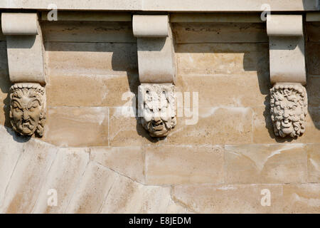 Die älteste Brücke von Paris: le Pont Neuf. Architektonische Details. Stockfoto