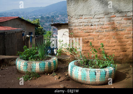 Ruanda, KIGALI: Straßenszenen in Ruandas Hauptstadt. Menschen, Nachbarschaften, Geschäfte, Hügel. Foto: Claudia Wiens Stockfoto