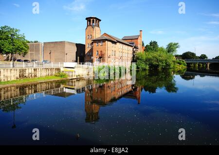 Die Spinnerei neben River Derwent, Derby, Derbyshire, England, Großbritannien, Westeuropa. Stockfoto