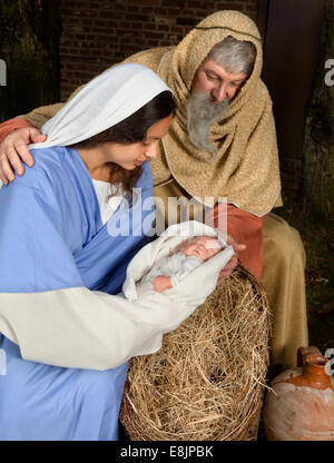 Lebende Krippe Weihnachten in eine mittelalterliche Scheune nachgestellt Stockfoto