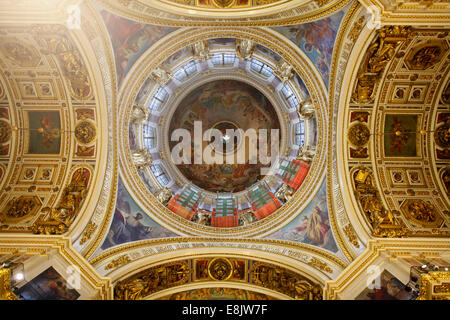 St. Isaak-Kathedrale. Innenraum der großen Kuppel, zu Ehren des Heiligen Geistes. Stockfoto