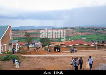 Ruanda, KIGALI: Kigali ist eine sehr grüne hügelige Stadt mit einfachen Schlamm und Steinhäuser. Stockfoto