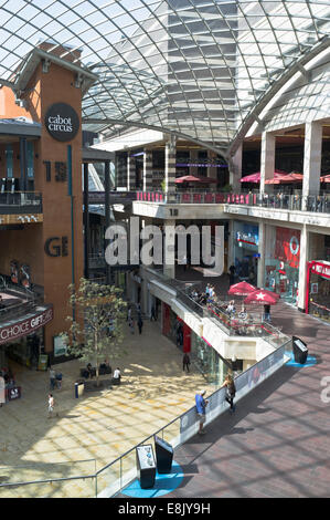 dh Cabot Circus Stadt BRISTOL Menschen Cabot Circus Einkaufszentrum innen Großbritannien mall Stockfoto