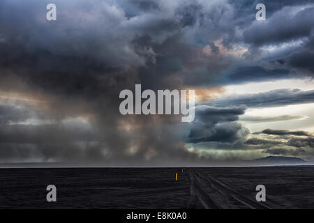 Vulkanische Federn mit giftigen Gasen, Holuhraun Fissure Eruption, Island. Stockfoto