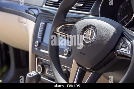 Nahaufnahme von Skoda Lenkrad bei The Otley Agricultural Show. Stockfoto